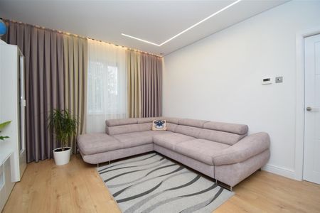 Milton Crescent, Wakefield - Photo 2