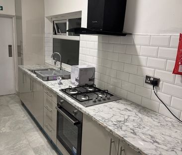 Room in a Shared House, Sarehole Road, B28 - Photo 6