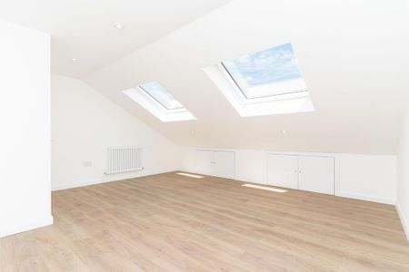 3 bedroom apartment to rent - Photo 3