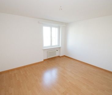 Charming 3-room apartment in a central location with 2 balconies - Foto 3