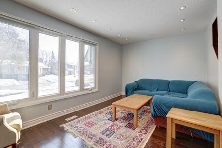 For Lease - 1545 Oran Court, Mississauga, Ontario - Photo 2