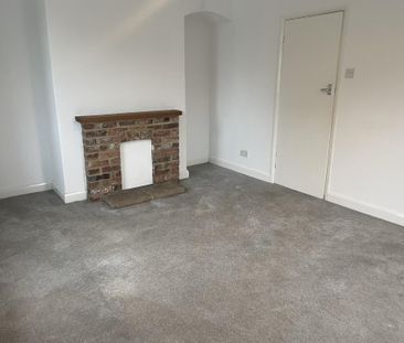 2 bedroom semi-detached house to rent - Photo 2