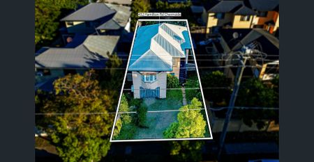 Spacious Character Home Opposite Westfield Chermside - Photo 5