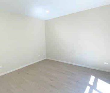 Modern 3-Bedroom Townhouse – Prime Location Ne... - Photo 3