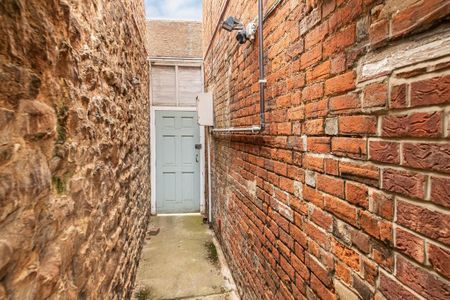 2 bedroom terraced house to rent - Photo 5