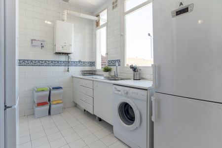 Spacious room in Plaza de Santa Ana - Photo 5