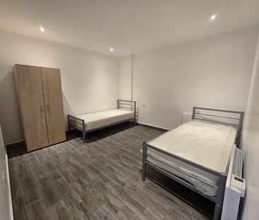 Selhurst Road, London SE25 - Photo 1