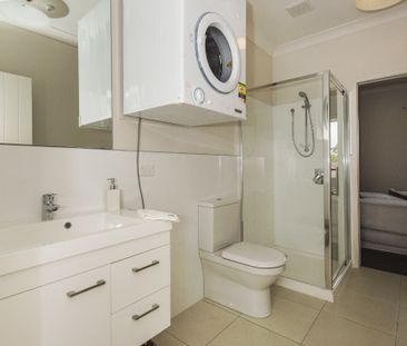 Modern Apartment in Papakura - Photo 2