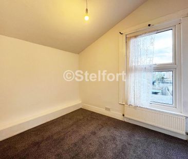 4 bedroom terraced house to rent - Photo 3
