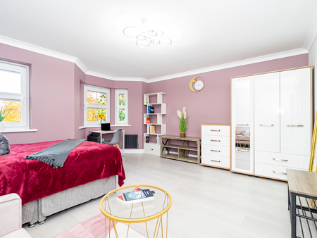 Campbell Fields Room 4 - Photo 2