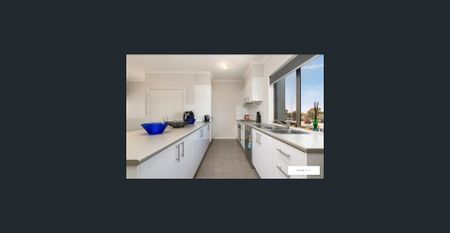 Near Highlands Shopping Centre! - Photo 2