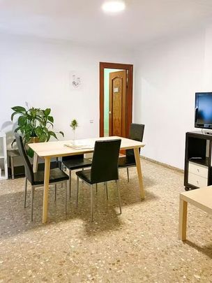 Carrer Pintor José Mongrell, Valencia, Valencian Community 46022 - Photo 1