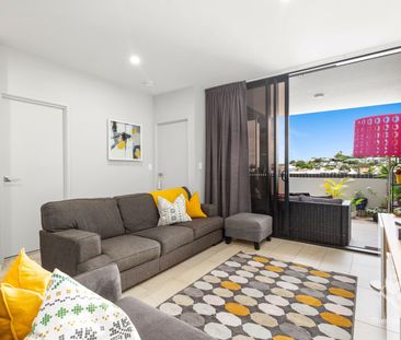 Stylish One-Bedroom Apartment with Spacious Balcony in the Heart of... - Photo 2