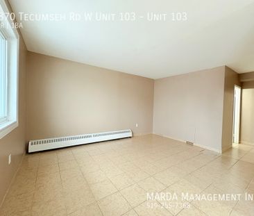 SPACIOUS BACHELOR APARTMENT NEAR HURON CHURCH + HYDRO! - Photo 2