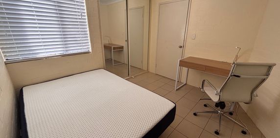 South Perth - Photo 2