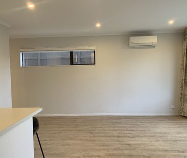 Unit 1, 71 Hobsonville Point Road, Hobsonville, Auckland - Photo 6