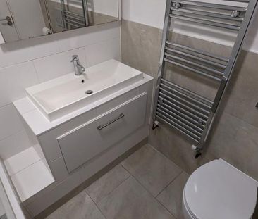 2 bedroom apartment to rent - Photo 5