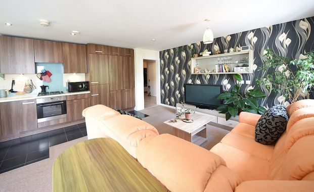 Sierra Road, High Wycombe, Buckinghamshire,HP11 - Photo 1