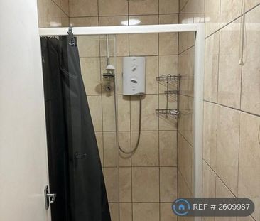 1 bedroom in a house share to rent - Photo 6