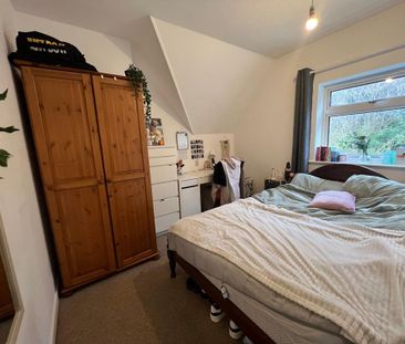 6 bedroom detached house to rent - Photo 2