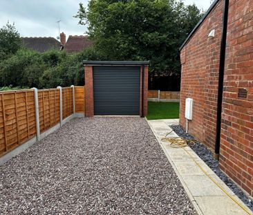 Brook Crescent, Hagley, Stourbridge, DY9 - Photo 2