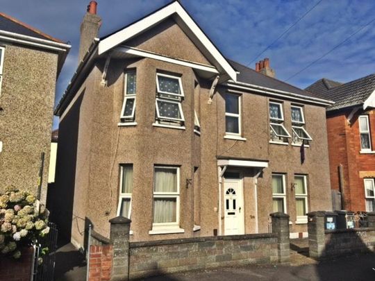 1 bedroom in a house share to rent - Photo 1