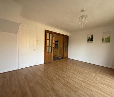 3 bedroom terraced house to rent - Photo 4