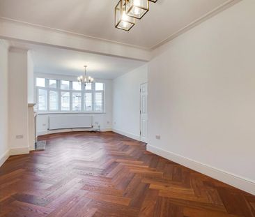 4 bedroom semi-detached house to rent - Photo 2