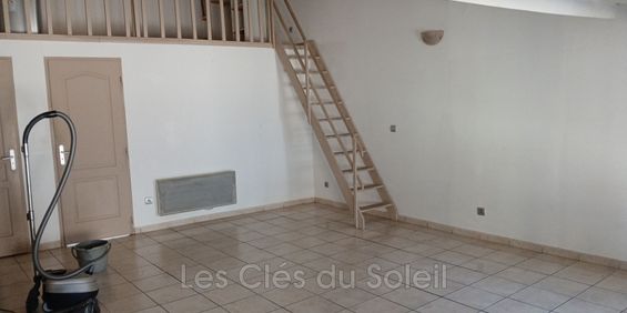 Location Appartement 2 pièces 43m² CABASSE 83340 - Photo 3