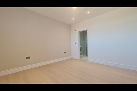 2 Bed Flat, Raffles House, NW4 - Photo 5