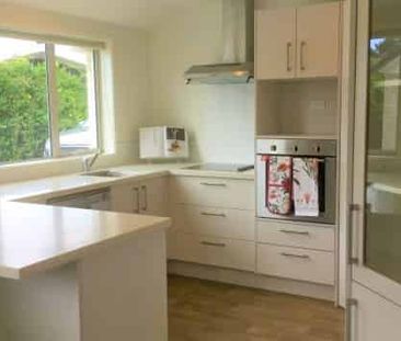 Delightful Two + Bedroom Home in a Quiet Greerton Street - Photo 2