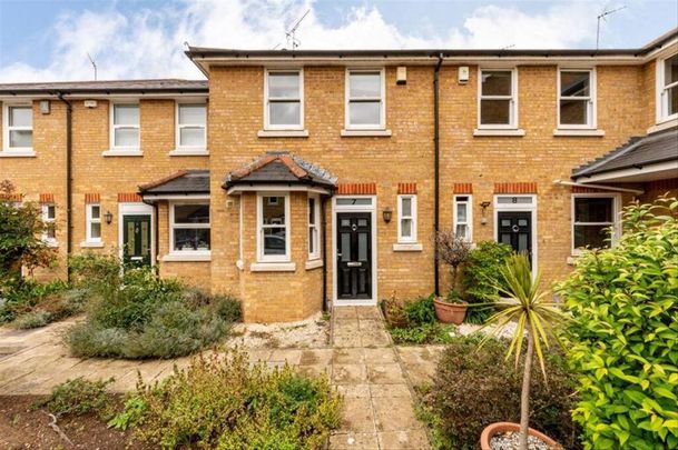 2 bedroom terraced house to rent - Photo 1