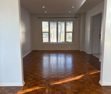 33 INNISBROOK CRESCENT - Photo 1