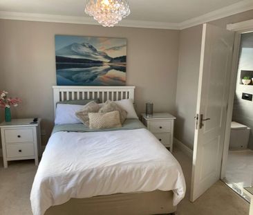 4 bedroom detached house to rent - Photo 2