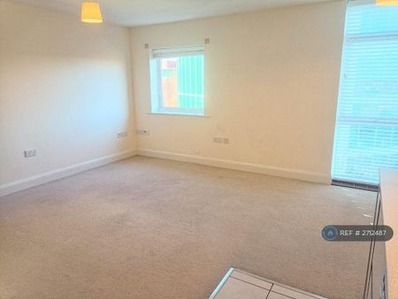2 bedroom flat to rent - Photo 2