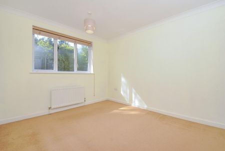 Springbank, Winchmore Hill N21 - Photo 3