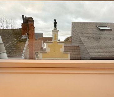 Op zoek naar een lichtrijk appartement in het historisch centrum va... - Photo 1