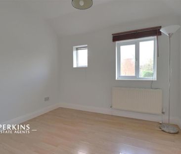 2 bedroom maisonette to rent - Photo 2