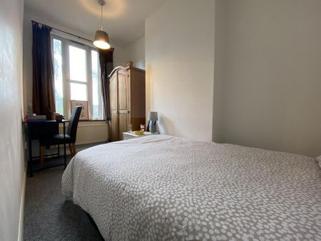 4 bedroom terraced house to rent - Photo 3