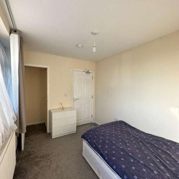 Room, St Fabians Drive, Chelmsford, CM1 - Photo 2