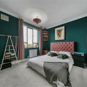 Iron Mill Road, SW18 - Photo 1