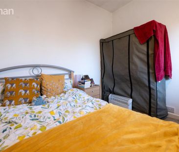 4 bedroom terraced house to rent - Photo 4