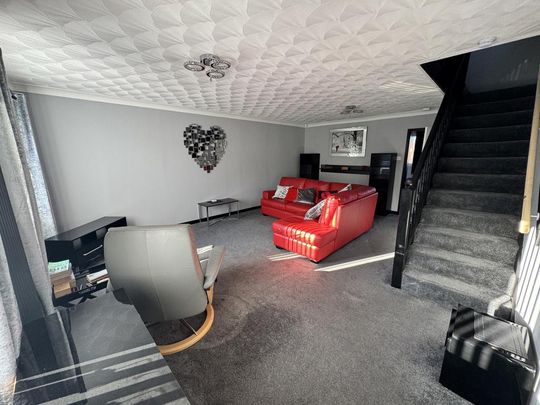 3 bedroom end of terrace house to rent - Photo 1