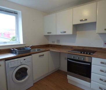 1 bedroom ground floor flat to rent - Photo 2