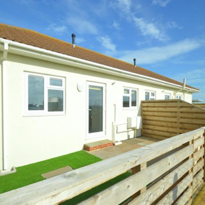 2 bedroom bungalow to rent - Photo 1