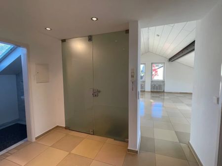 Exklusive Dachgeschosswohnung in ruhiger Lage - Photo 5