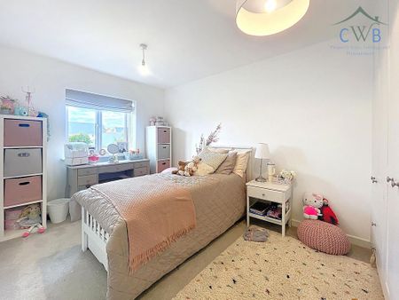 4 bedroom semi-detached house to rent - Photo 5