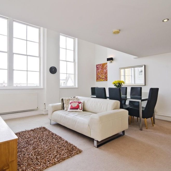 2 bedroom flat to rent - Photo 1