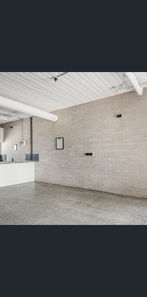 Studio Apartment - Photo 1