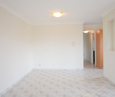 2 BEDROOM UNIT CLOSE TO ALL AMENITIES, JUST 5 MINUTES WALK TO TRAIN... - Photo 6
